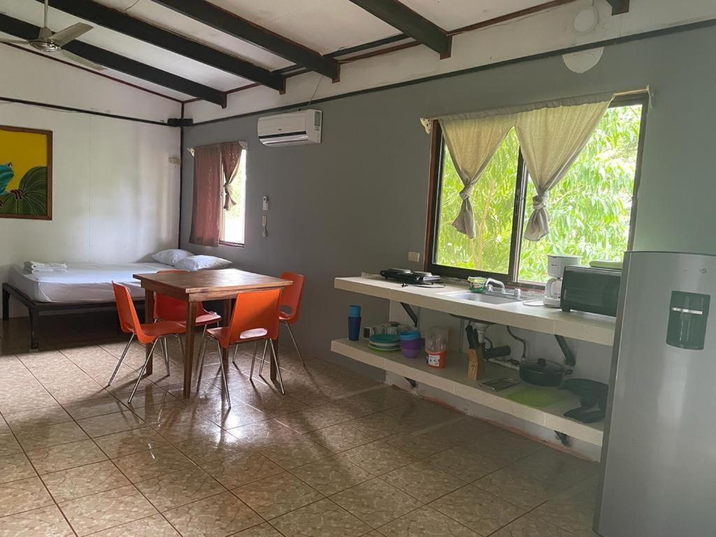 Be My Guest Cabinas Puerto Viejo de Talamanca Екстер'єр фото