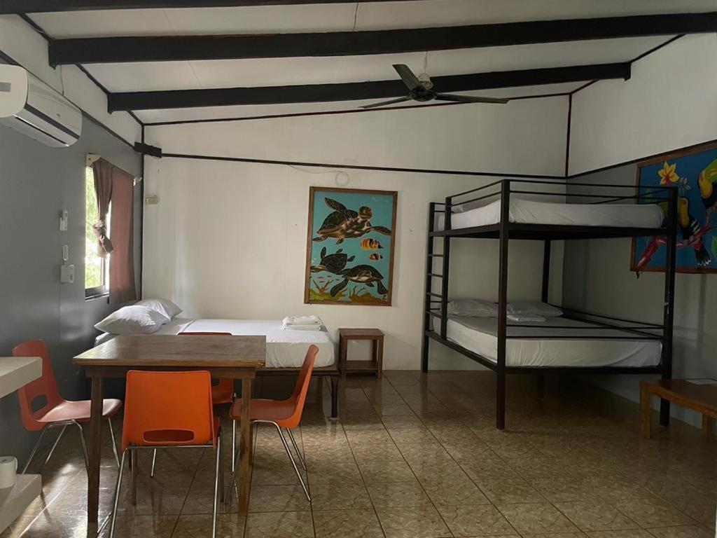 Be My Guest Cabinas Puerto Viejo de Talamanca Екстер'єр фото
